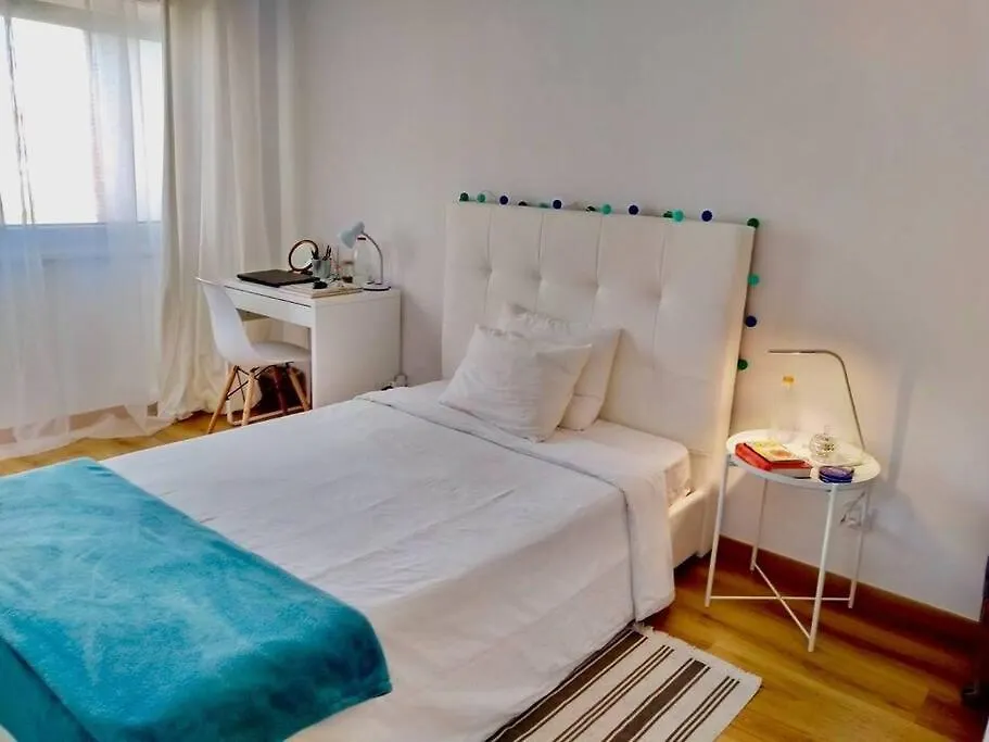 Lisbon South Bay Modern Apartment With River View Almada Portugal