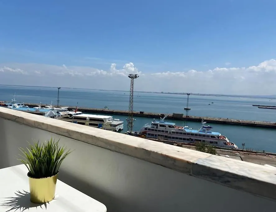 Lisbon South Bay Modern Apartment With River View Almada 0*,  Portugal