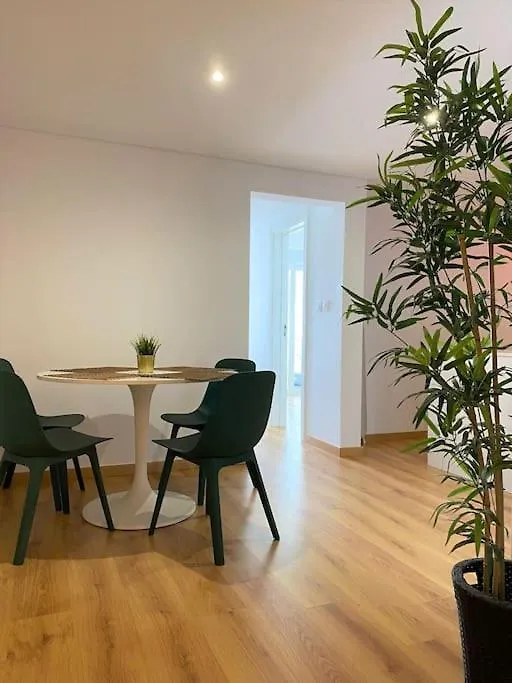 Lisbon South Bay Modern Apartment With River View Almada