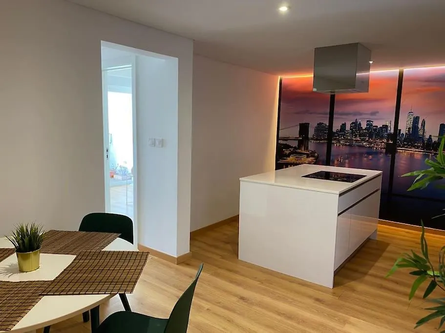 Lisbon South Bay Modern Apartment With River View Almada