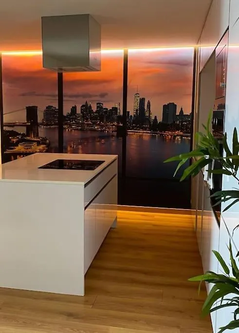 Lisbon South Bay Modern Apartment With River View Almada 0*,  Portugal